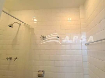 EXCELENTE APARTAMENTO, REFORMADO, PINTURA E SINTECO NOVOS, SALA, 2 QUARTOS SENDO 1 SUÍTE