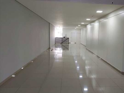 O Seu Novo Espaço Comercial de Sucesso: Sala de 270 m² no Centro - Prédio Novo e Moderno