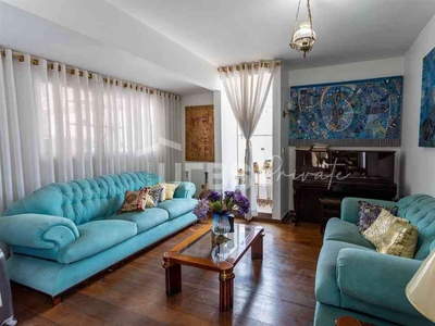 Casa com 5 quartos à venda no bairro Coimbra, 390m²