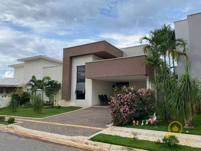 Casa em Condomínio com 4 quartos à venda no bairro Residencial Goiânia Golfe Clube, 249m²