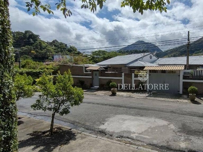 Casa em Bom Retiro, Teresópolis/RJ de 200m² 3 quartos à venda por R$ 889.000,00