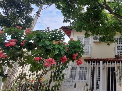 Casa em Campo Grande, Rio de Janeiro/RJ de 174m² 5 quartos à venda por R$ 949.000,00