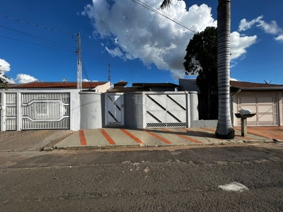 Casa em Jardim América, Marília/SP de 180m² 3 quartos à venda por R$ 399.000,00