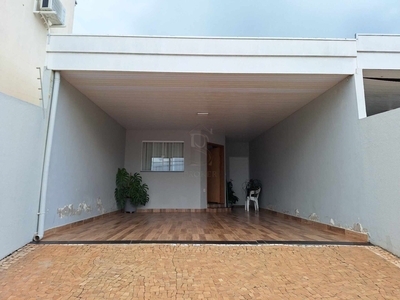 Casa em Jardim Sasazaki, Marília/SP de 160m² 3 quartos à venda por R$ 349.000,00