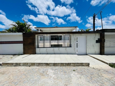 Casa em Petrópolis, Caruaru/PE de 0m² 8 quartos para locação R$ 6.000,00/mes