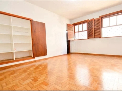 Casa em Santo Antônio, Belo Horizonte/MG de 304m² 2 quartos à venda por R$ 1.499.000,00 ou para locação R$ 6.000,00/mes