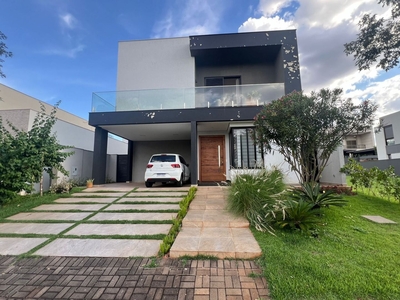 Sobrado em Vivendas do Arvoredo, Londrina/PR de 240m² 3 quartos à venda por R$ 2.989.000,00