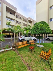 Apartamento com 3 Quartos e 2 banheiros à Venda, 79 m² por R$ 270.000