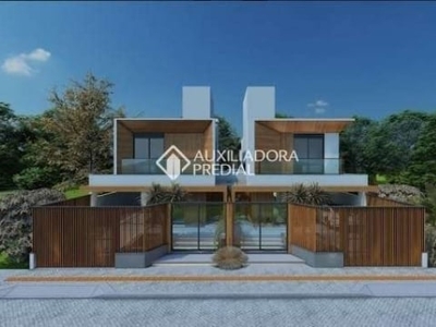 Casa com 3 quartos à venda na rodovia doutor antônio luiz moura gonzaga, 73, rio tavares, florianópolis, 170 m2 por r$ 1.690.000