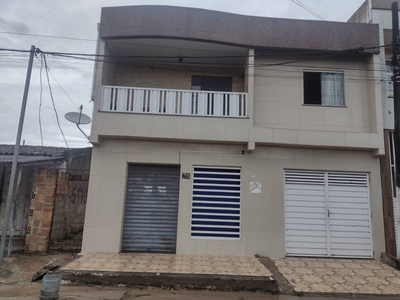 Casa com 3 Quartos e 2 banheiros à Venda, 195 m² por R$ 125.125