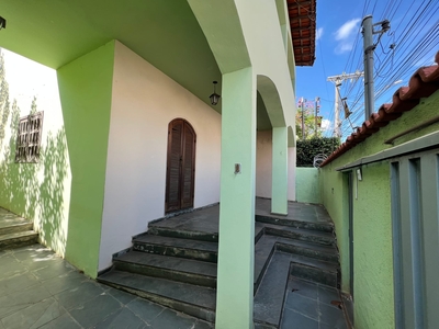 Casa em Centro, Montes Claros/MG de 180m² 3 quartos para locação R$ 1.700,00/mes