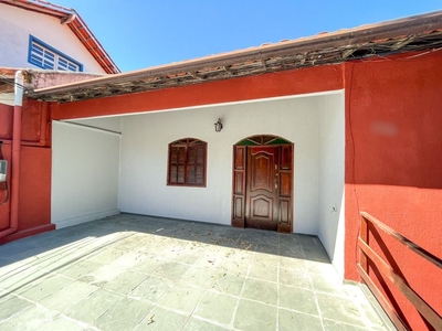 Casa em Piratininga, Niterói/RJ de 100m² 2 quartos para locação R$ 2.600,00/mes