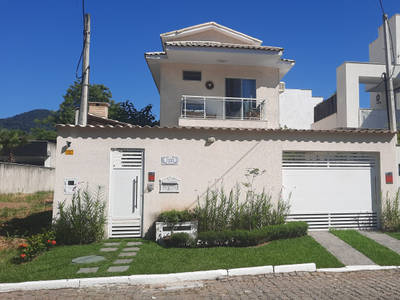 Fantástica Casa em Vargem Grande