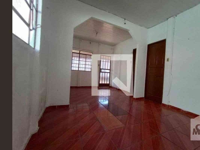 Casa com 3 quartos à venda no bairro Santa Mônica, 153m²