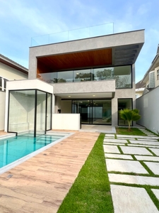 Casa em Barra da Tijuca, Rio de Janeiro/RJ de 340m² 4 quartos à venda por R$ 5.199.000,00