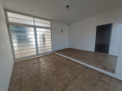 Casa em Centro, Mogi Guaçu/SP de 180m² 3 quartos para locação R$ 2.500,00/mes