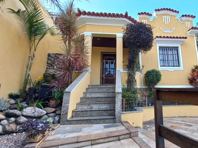 Casa em Largo do Barradas, Niterói/RJ de 309m² 3 quartos à venda por R$ 699.000,00