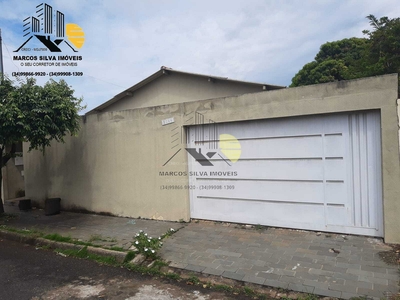 Casa em Segismundo Pereira, Uberlândia/MG de 90m² 3 quartos à venda por R$ 449.000,00