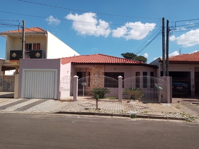 Casa em Uvaranas, Ponta Grossa/PR de 152m² 4 quartos à venda por R$ 430.000,00 ou para locação R$ 2.500,00/mes