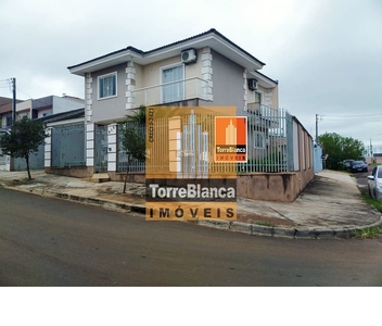 Casa em Uvaranas, Ponta Grossa/PR de 166m² 4 quartos à venda por R$ 789.000,00 ou para locação R$ 4.200,00/mes