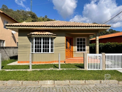 Casa em Vargem Grande, Teresópolis/RJ de 125m² 3 quartos à venda por R$ 749.000,00