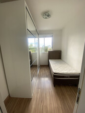 Alugo quarto em apartamento