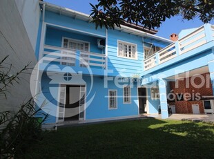Ampla Casa com 4 dormitórios entre Campeche e Morro das Pedras