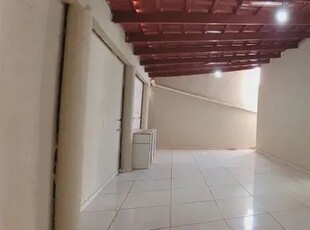 Casa em Porto Dourado, recém reformada