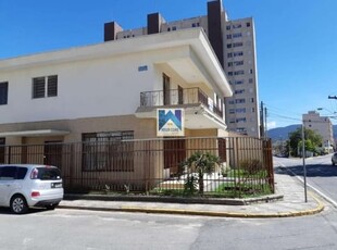 Casa para alugar em centro de 371.00m² com 8 quartos e 1 suite