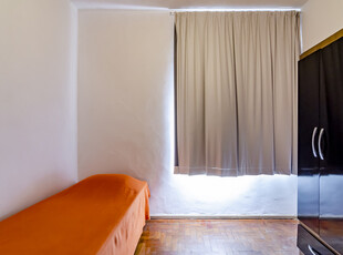 Quarto individual em CoLiving no bairro Floresta.