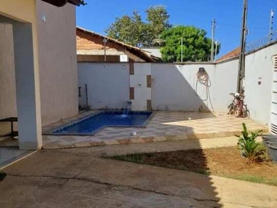 Alugo Casa 3/4 Com Piscina