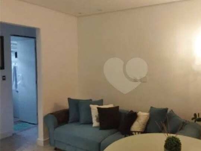 Apartamento de 2 dormitórios reformado no Embaré em Santos - vaga - próximo a praia- locaç