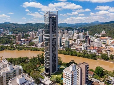 Apartamento de Altíssimo Padrão no Centro de Blumenau com 410 mt² privativo e Andar Alto