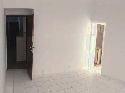 Apartamento para aluguel possui 47 m², quarto em Catete - Rio de Janeiro - RJ