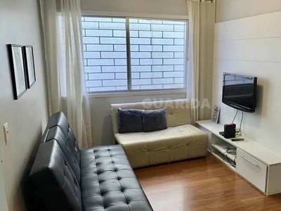 Apartamento totalmente mobiliado de 2 dormitórios mobiliado no bairro Petrópolis