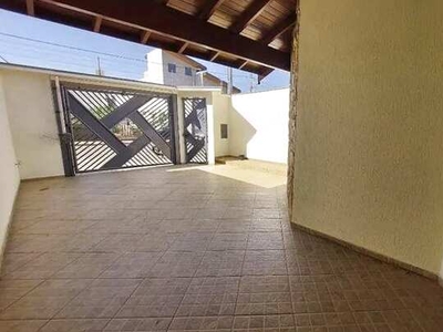 Casa com 2 dormitórios para alugar, 100 m² por R$ 2.155,96/mês - Parque Universitário - Am