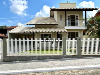 Casa com 3 dormitórios sendo uma suíte à venda, 258 m² por R$ 895.000 - Itoupava Central -