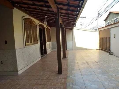 Casa com 5 dormitórios para alugar em Contagem