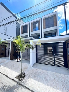Casa em Vila Granada, São Paulo/SP de 170m² 3 quartos à venda por R$ 889.000,00