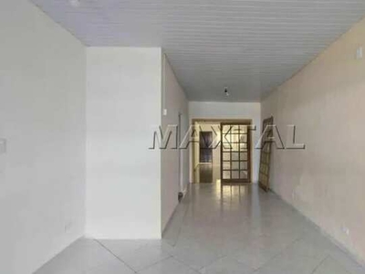 Casa para Alugar com 170m², com 3 Dormitórios (1 Suíte), 3 Banheiros e 2 Vagas