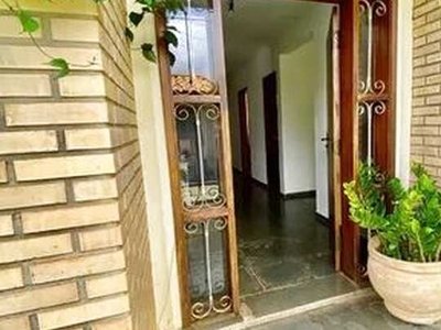 Casa para alugar em Jardim Vivendas de 400.00m² com 6 Quartos, 2 Suites e 4 Garagens