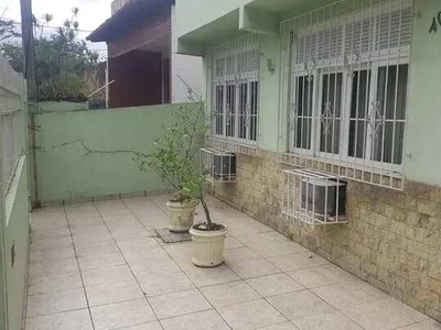 Casa para aluguel com 150 metros quadrados com 4 quartos em Centro - Macaé - RJ