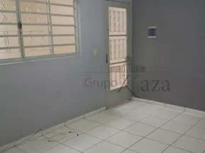 Casa para aluguel com 70 metros quadrados com 2 quartos