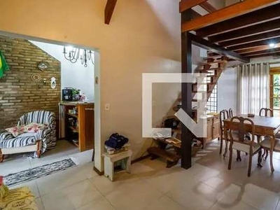 Casa para Aluguel - Tristeza, 3 Quartos, 126 m2