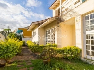 Casa para venda possui 178 metros quadrados com 3 quartos em Nova Gerty - São Caetano do S