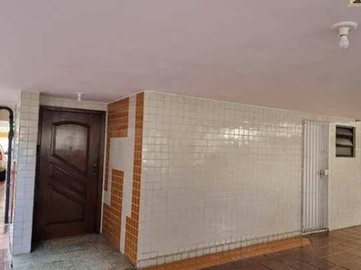 Excelente apartamento no Boqueirão ,de frente ,03 dormitórios ,01 suíte, sala 02 ambientes