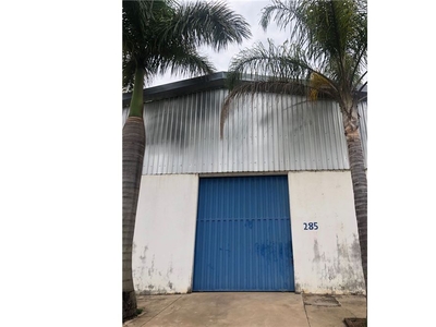 Galpão em Conjunto Habitacional Popular Altos, Botucatu/SP de 400m² para locação R$ 3.700,00/mes