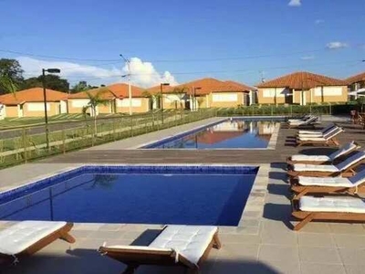 Locação - Casa Condomínio com 197m - 3 quartos, piscina..