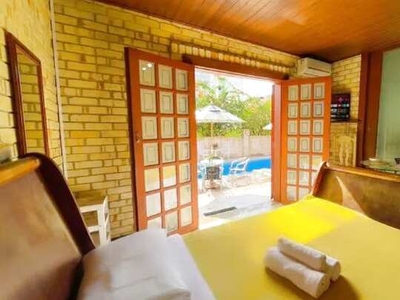 Suite (300m da Praia) com Cozinha em Pousada no Novo Campeche