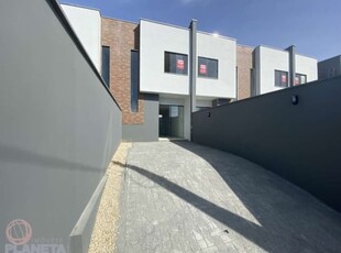 Casa com 2 quartos para alugar na rua goiaba, 15, ilha da figueira, guaramirim, 67 m2 por r$ 2.150